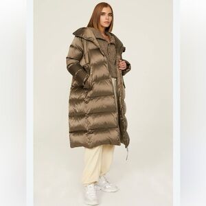 Varley Payton Hooded Puffer Coat in Brushed Green Metallic Size L